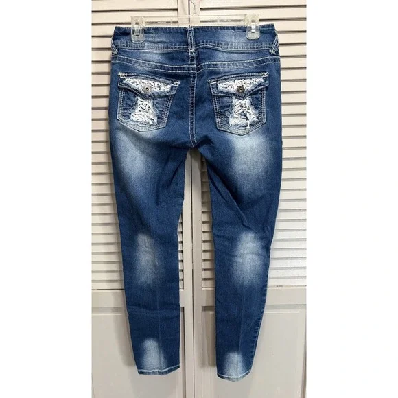 Bongo Skinny Crochet Sequins Med Wash Denim Jeans Size 7 Low Rise Pockets - Picture 4 of 8